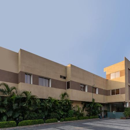 Kurmannapalem Spot On Sri Srinivasa Lodge מראה חיצוני תמונה